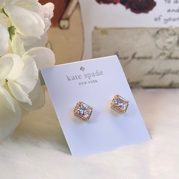 NEW KATE SPADE ♠️ CRYSTAL GOLD STUDS - Picture 3 of 6